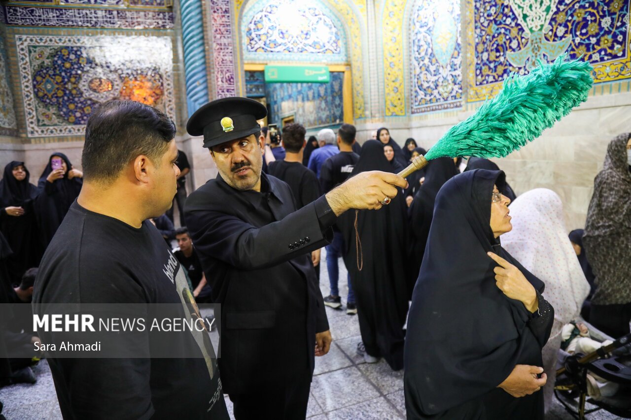 شب شهادت امام رضا(ع) در حرم مطهر رضوی