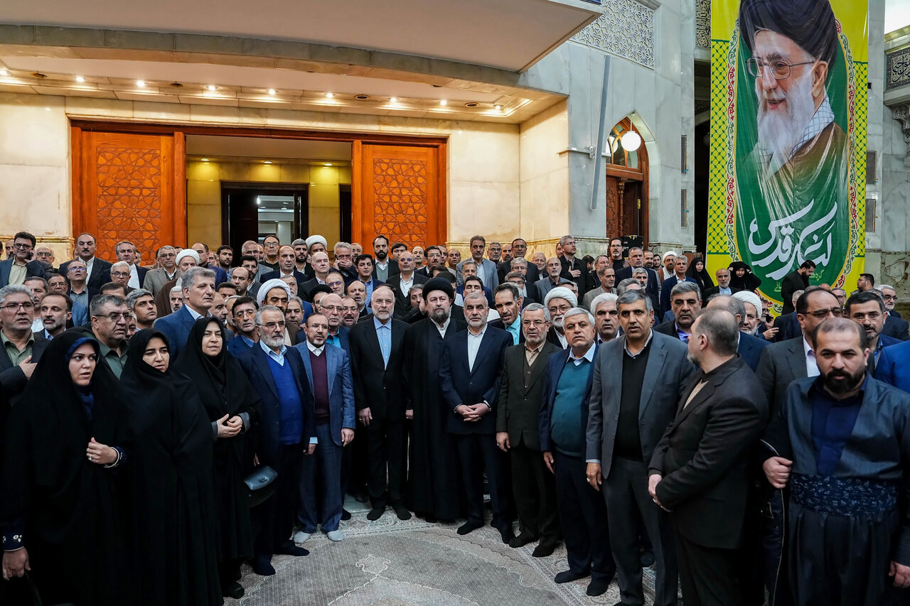 تجدید میثاق رئیس مجلس و نمایندگان با آرمان‌های امام(ره)