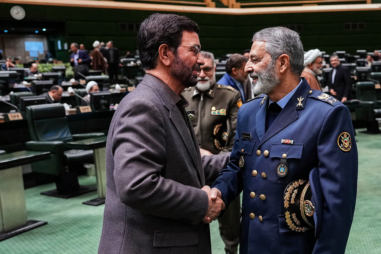 حضور امیر موسوی و عراقچی در جلسه غیرعلنی مجلس