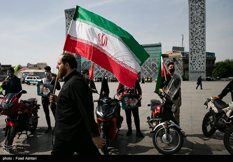 مراسم نمادین روز قدس در میدان امام حسین(ع)