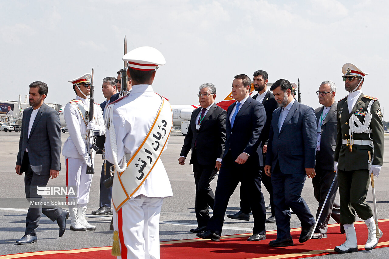 ورود نخست وزیر قزاقستان به ایران