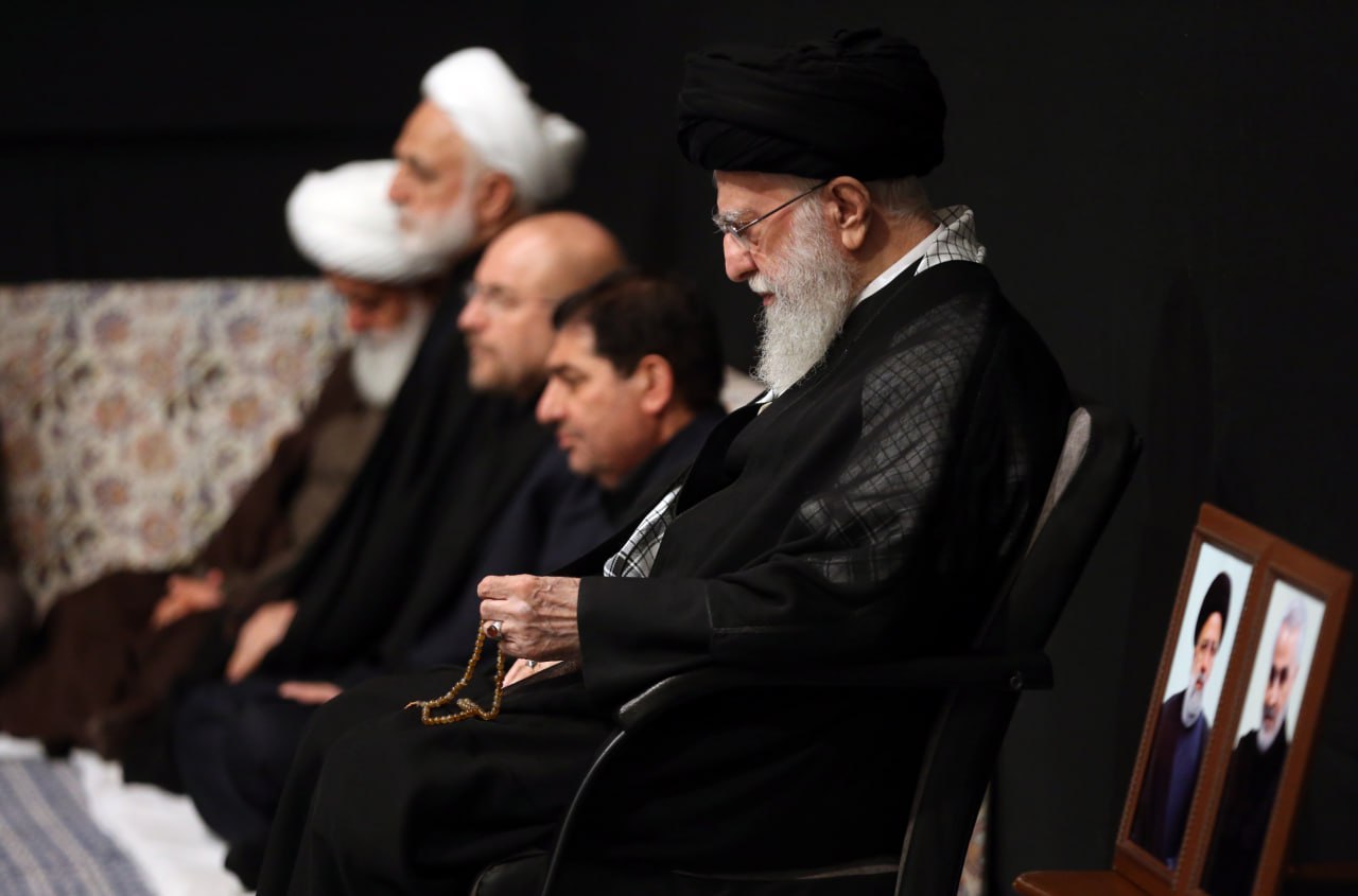 تصاویری از دومین شب عزاداری در حسینیه امام خمینی(ره)