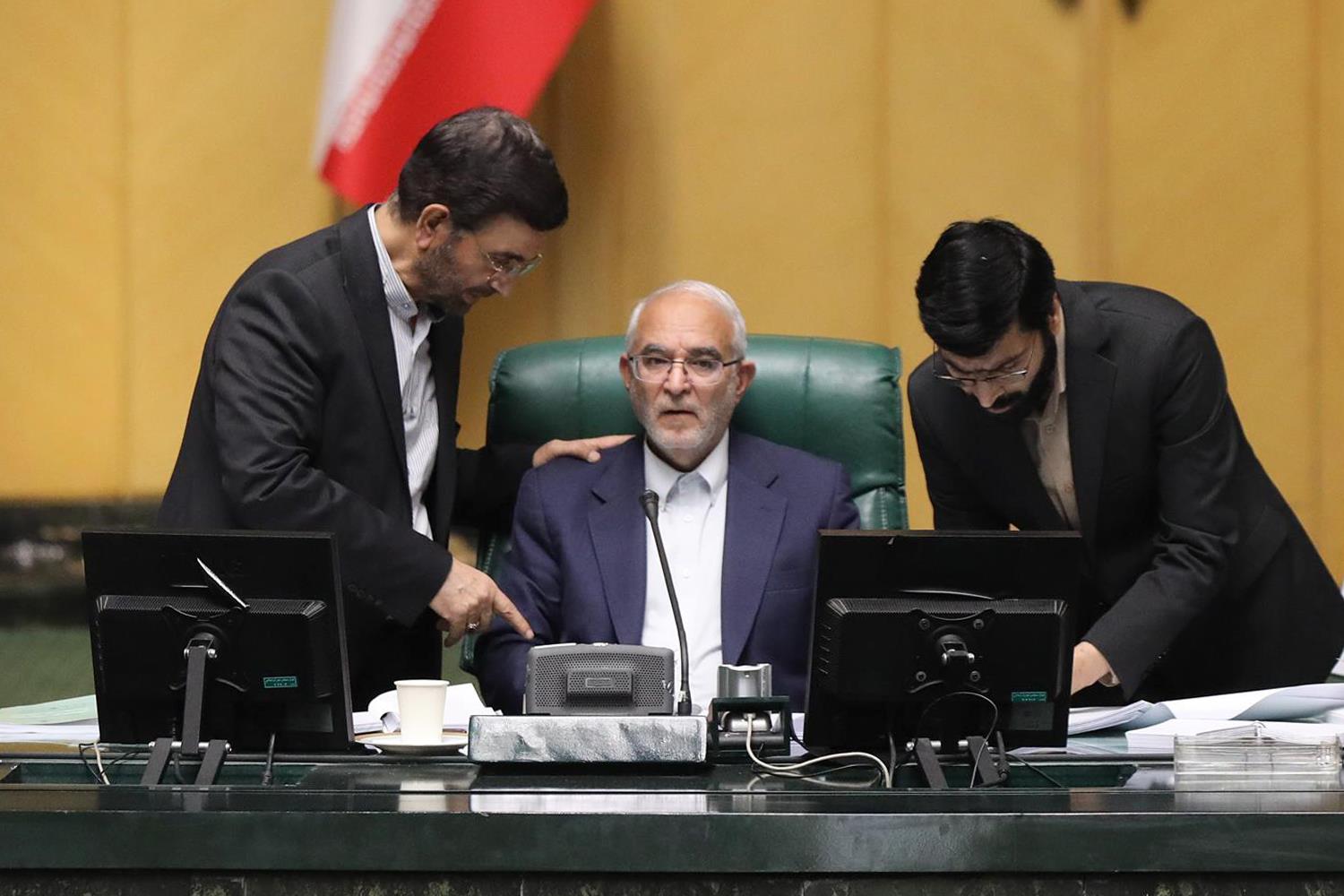 نوزدهمین نشست بررسی برنامه هفتم توسعه در صحن علنی مجلس