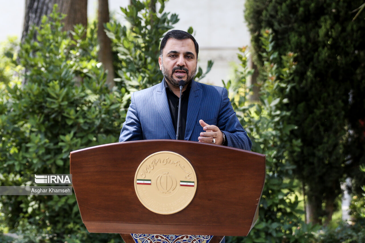 اعضای هیأت دولت در جمع خبرنگاران- ۶ تیر ۱۴۰۳