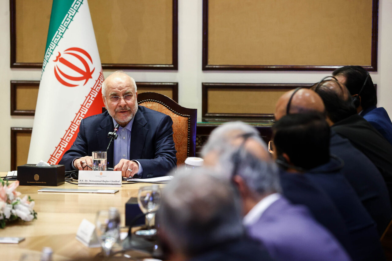 نشست اعضای فدراسیون اتاق‌های بازرگانی پاکستان با  قالیباف 