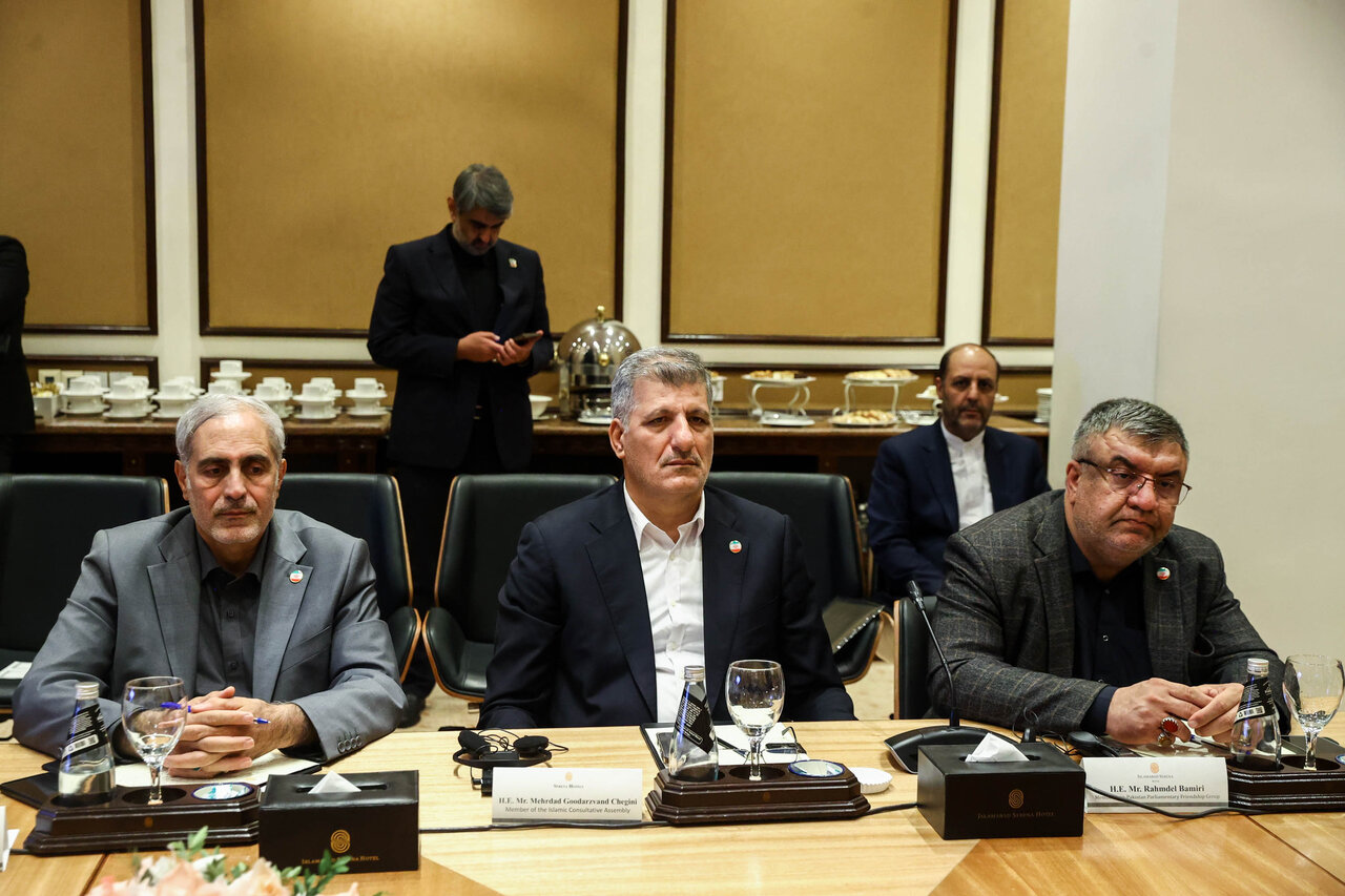 نشست اعضای فدراسیون اتاق‌های بازرگانی پاکستان با  قالیباف 