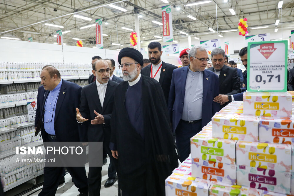  بازدید رئیس جمهور از فروشگاه مگاسیس و نمایشگاه علمی فناوری در کاراکاس