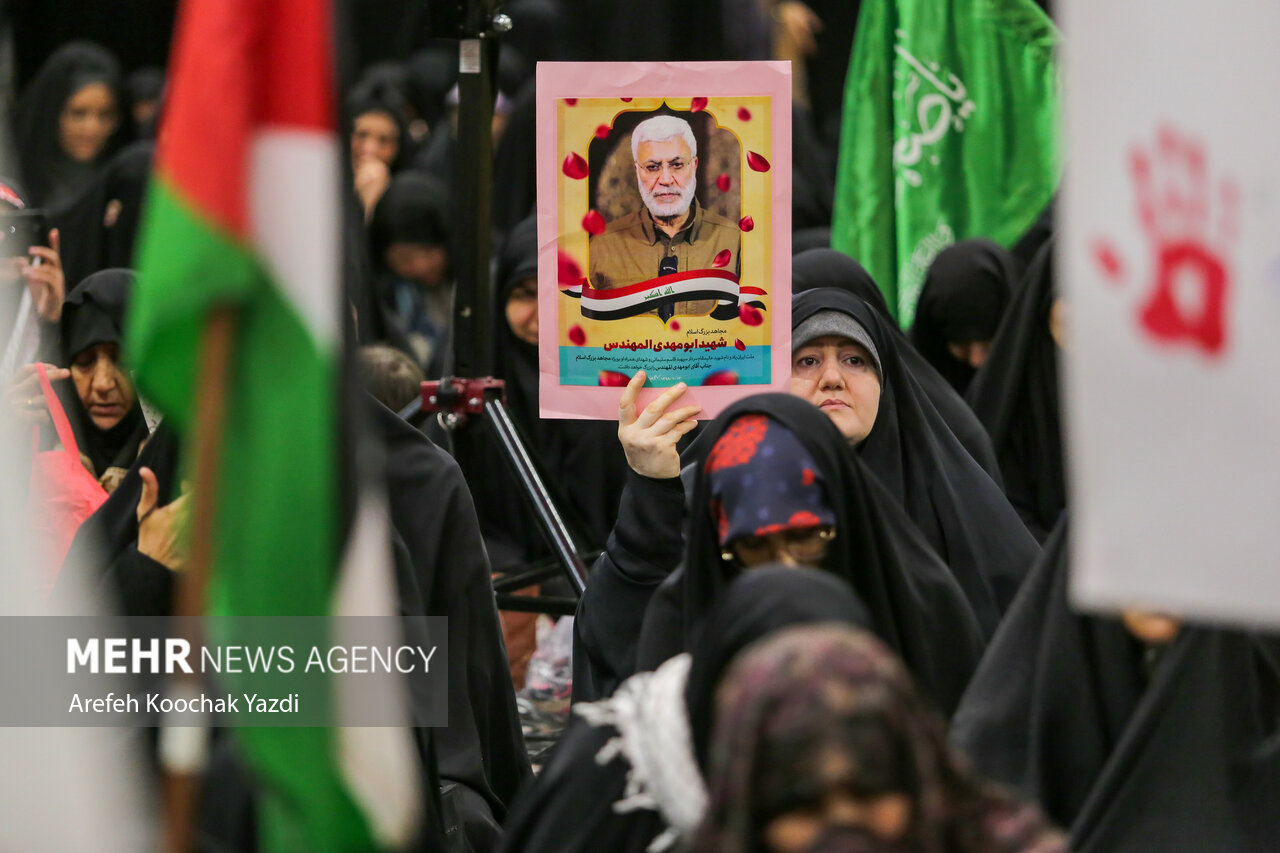 اجتماع بزرگ بانوان در حرم حضرت معصومه(س)