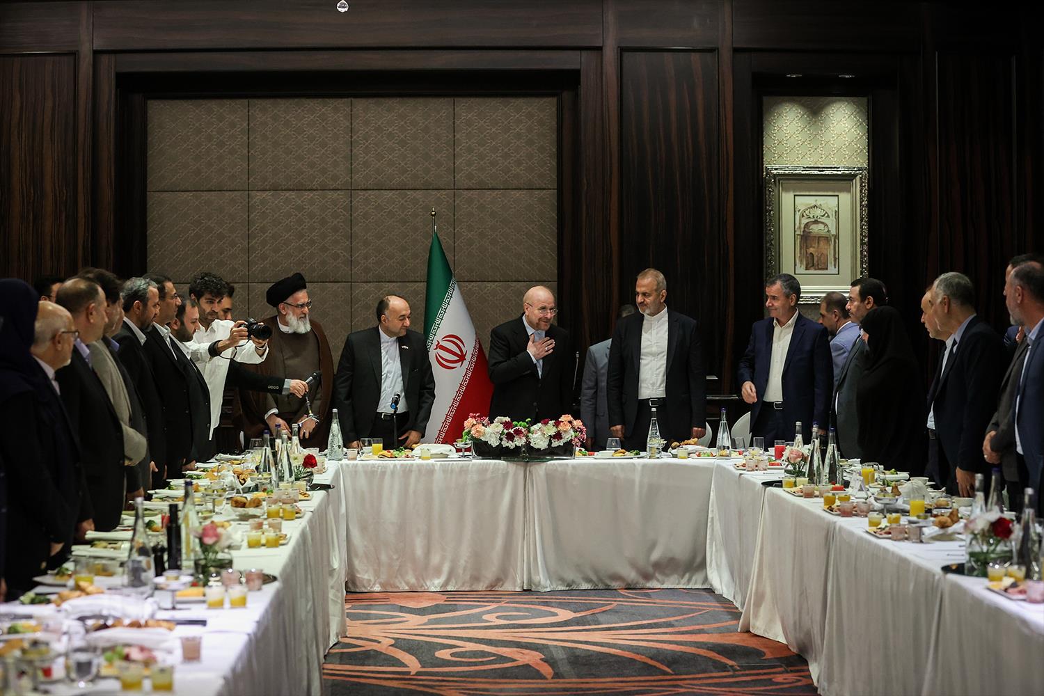 دیدار فعالان اقتصادی و تجار ایرانی مقیم امارات با قالیباف