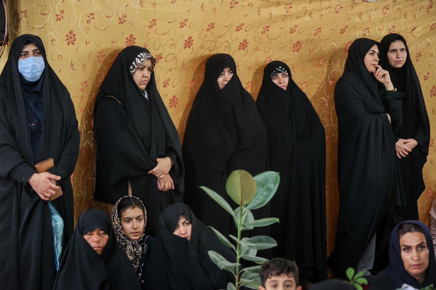 حضور قالیباف در یادواره شهدای شهرستان اسفراین