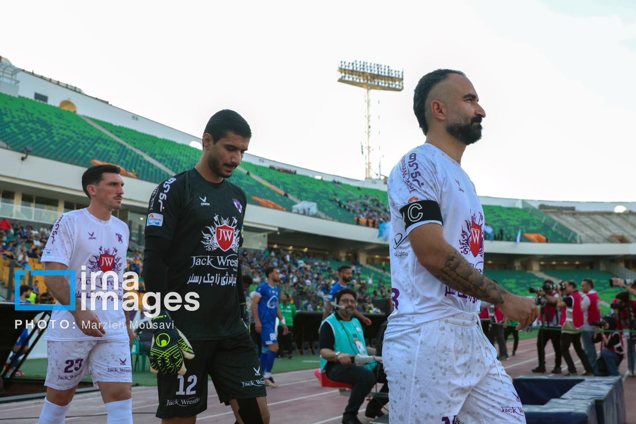 بازی استقلال تهران و هوادار