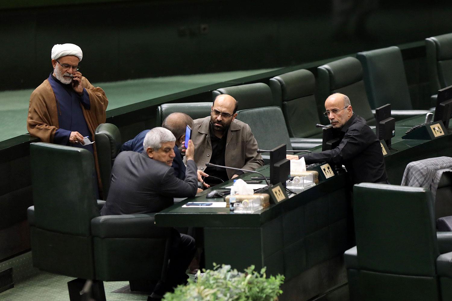 نشست علنی یکم مردادماه مجلس