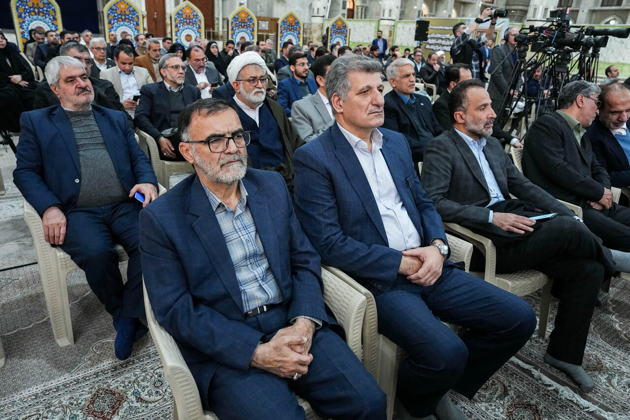 تجدید میثاق رئیس مجلس و نمایندگان با آرمان‌های امام(ره)