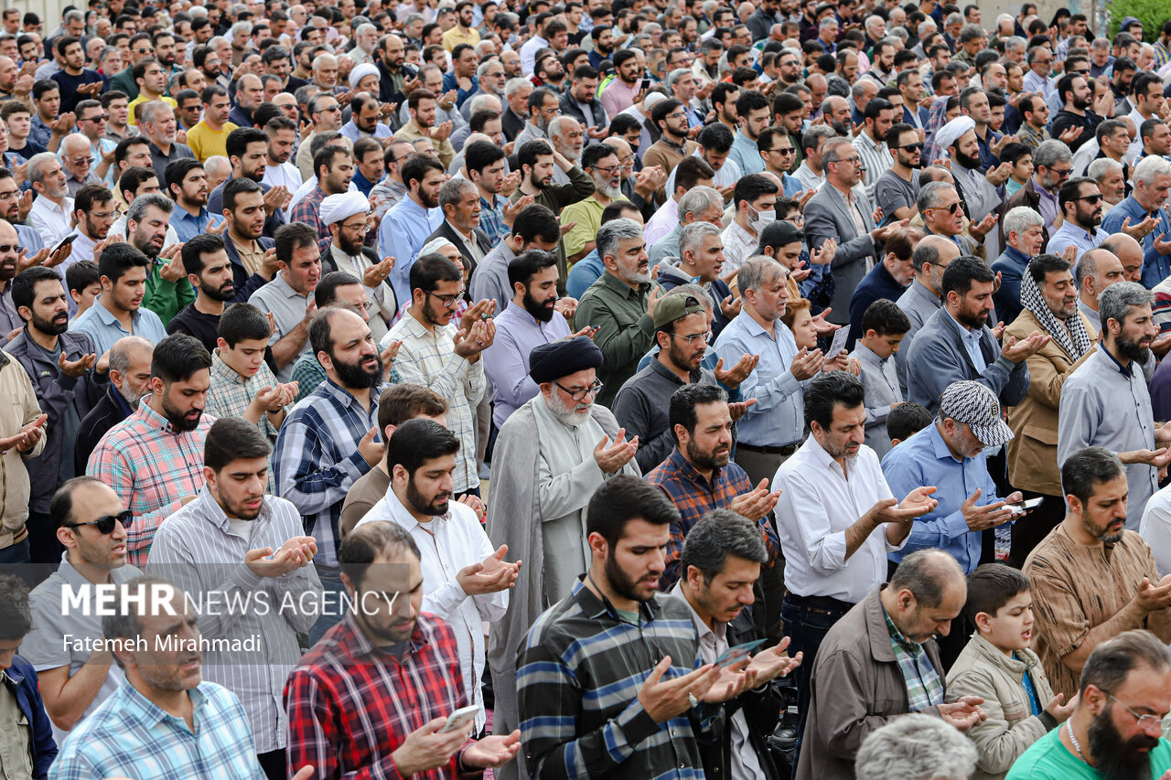 اقامه نماز عید سعید فطر در مصلی امام خمینی (ره)