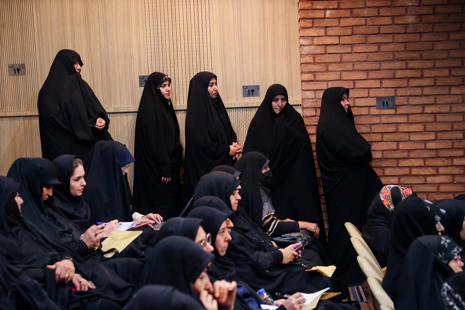 حضور قالیباف در جمع بانوان موکب­دار اربعین