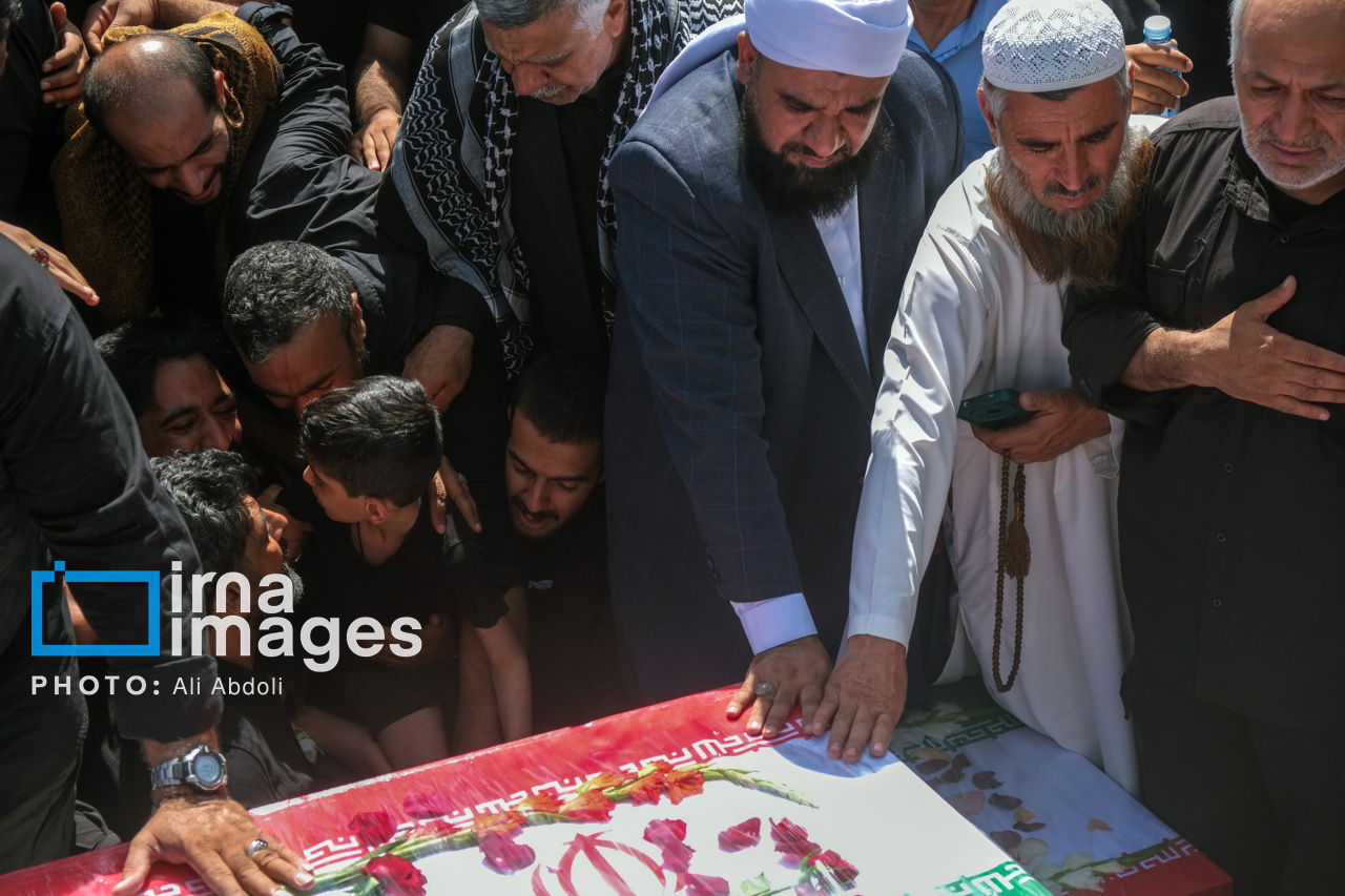 تشییع پیکر شهدای حمله تروریستی به دادگستری زاهدان