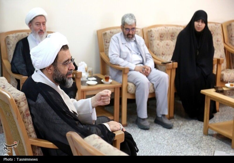 دیدار همسر شهید سلامی با مدیر حوزه‌های علمیه خواهران