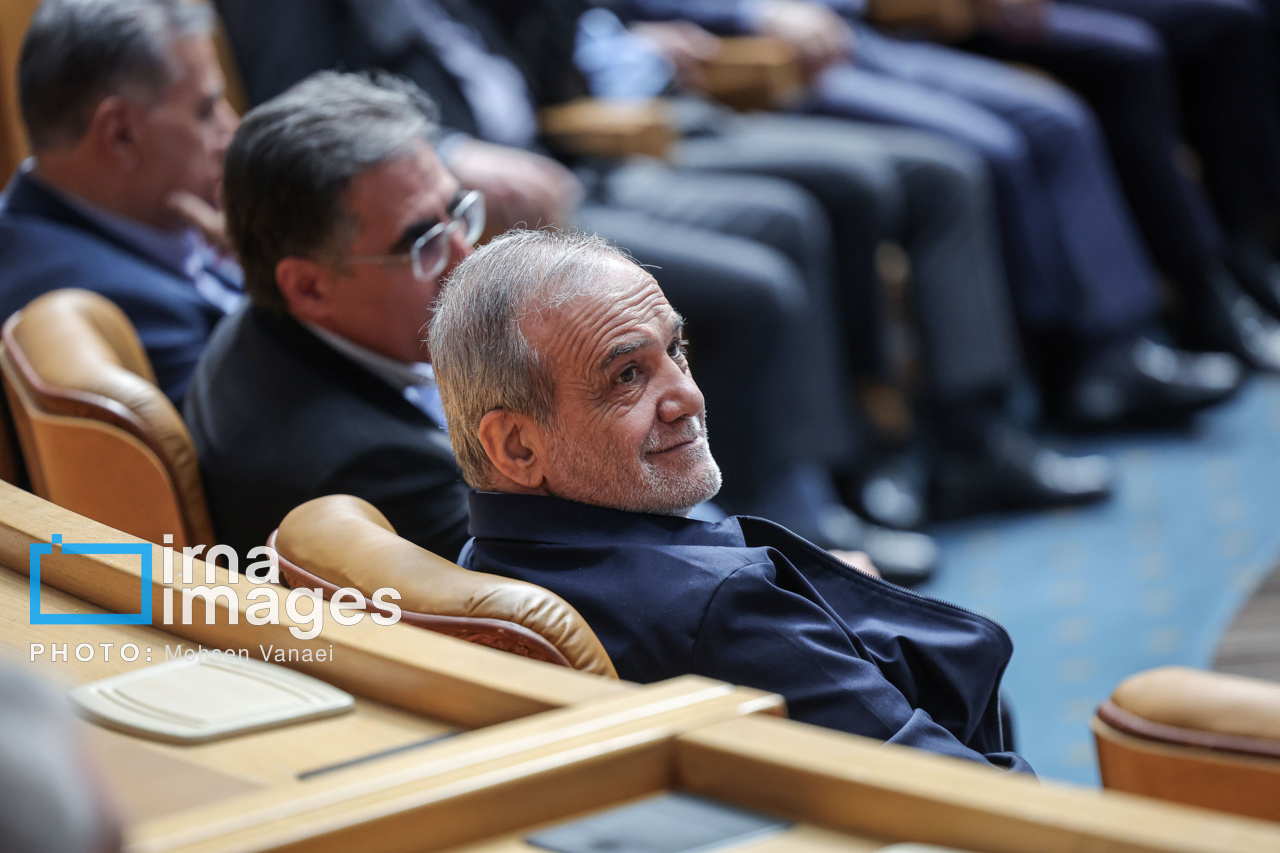 همایش «روز ملی صادرات» با حضور پزشکیان