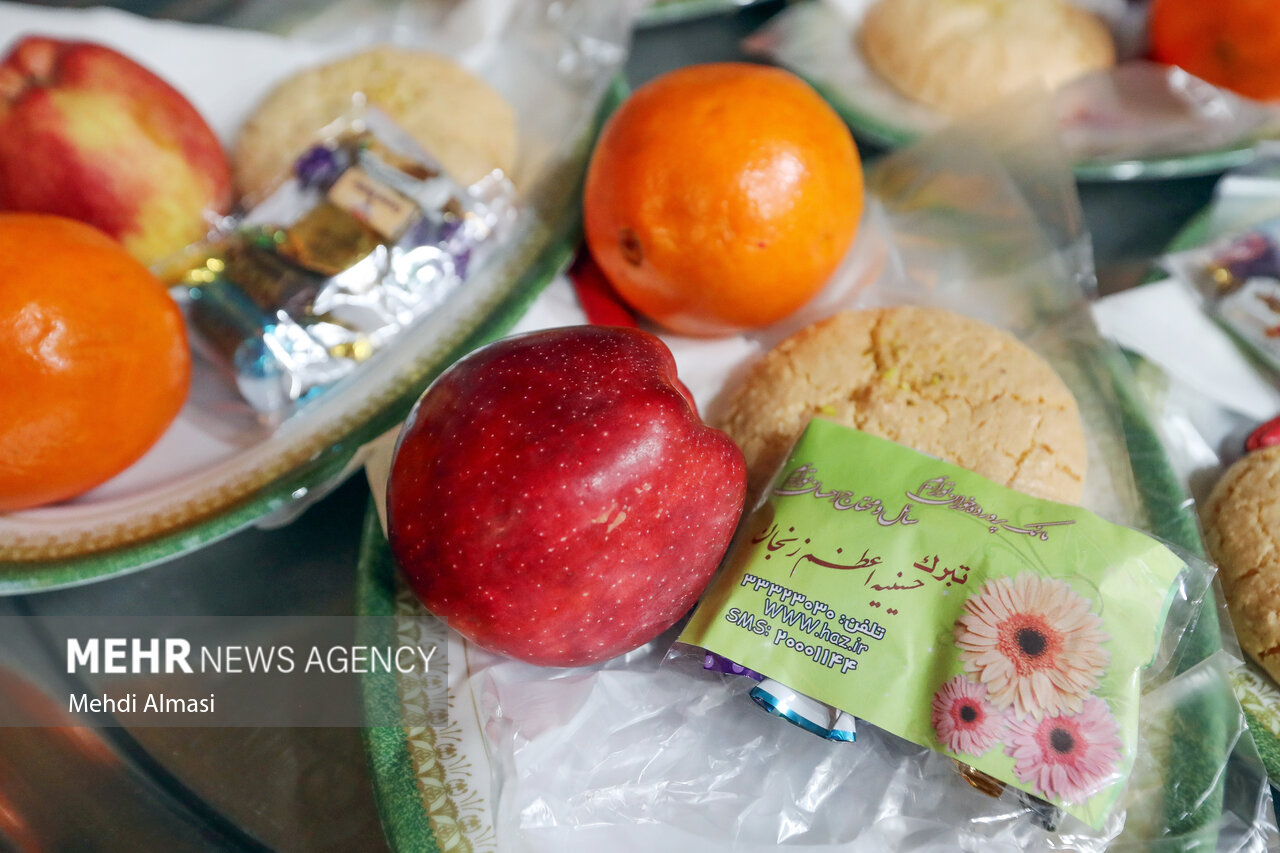 شیرینی خوران اعیاد شعبانیه در زنجان 