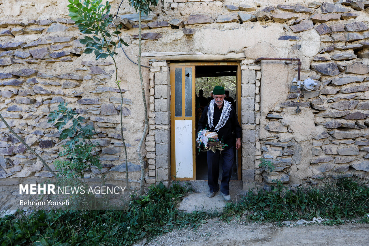 آیین علم‌گردانی در روستای تاریخی هزاوه