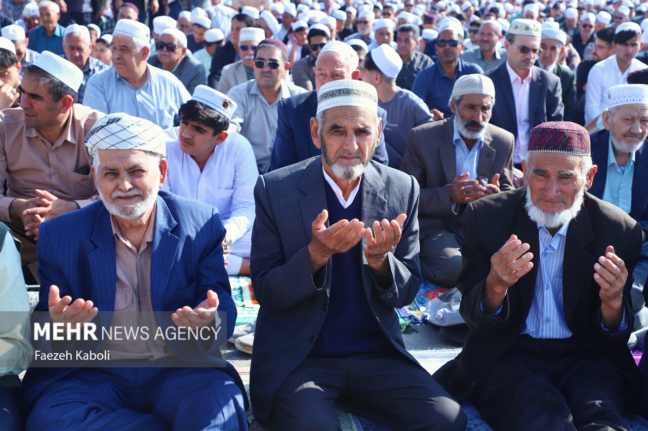 اقامه نماز عید سعید فطر در ترکمن صحرا