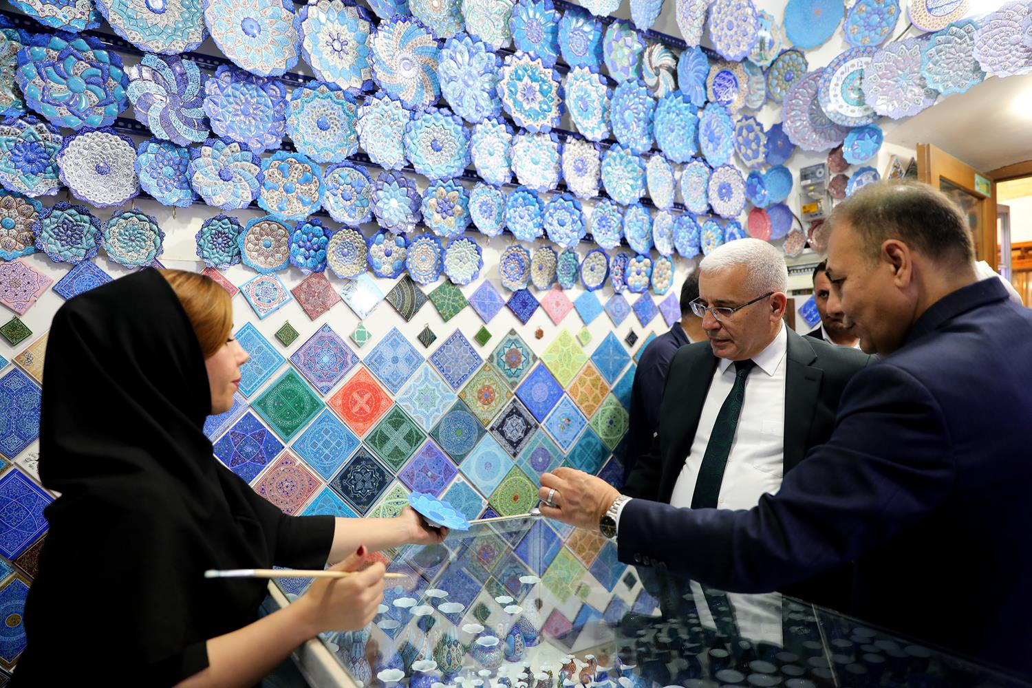 بازدید رئیس مجلس الجزایر از مجموعه تاریخی نقش جهان