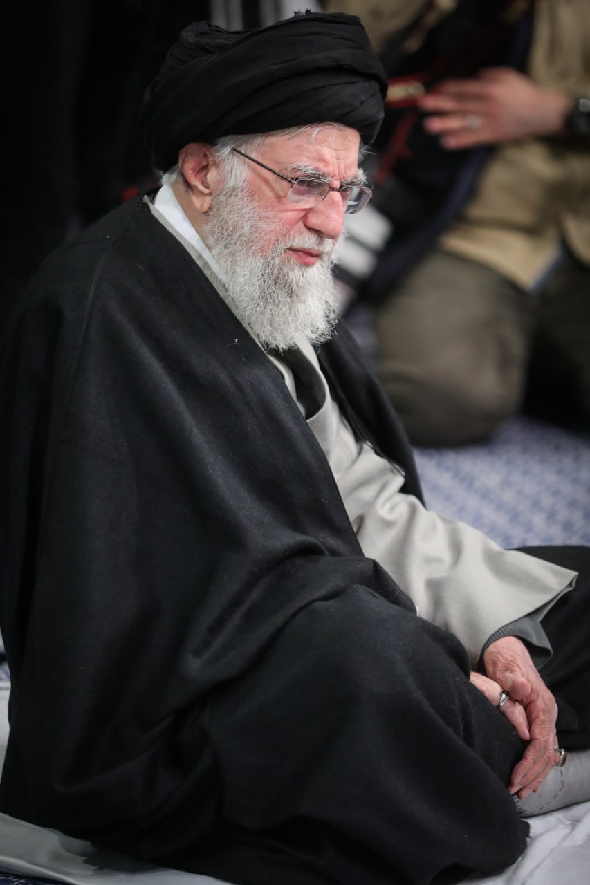 تصاویری از گفت‌وگوی رهبر انقلاب