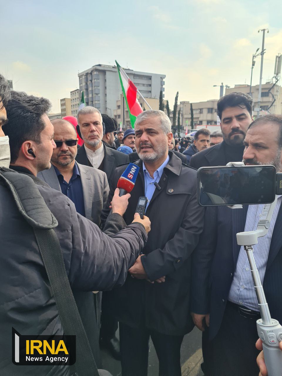 مسئولین در راهپیمایی ۲۲ بهمن