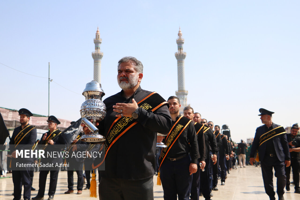 دسته عزای خادمان حرم بانوی کرامت در روز شهادت امام رضا(ع)
