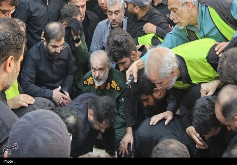 پیکر شهید‌ سلامی ‌در حرم عبدالعظیم‌