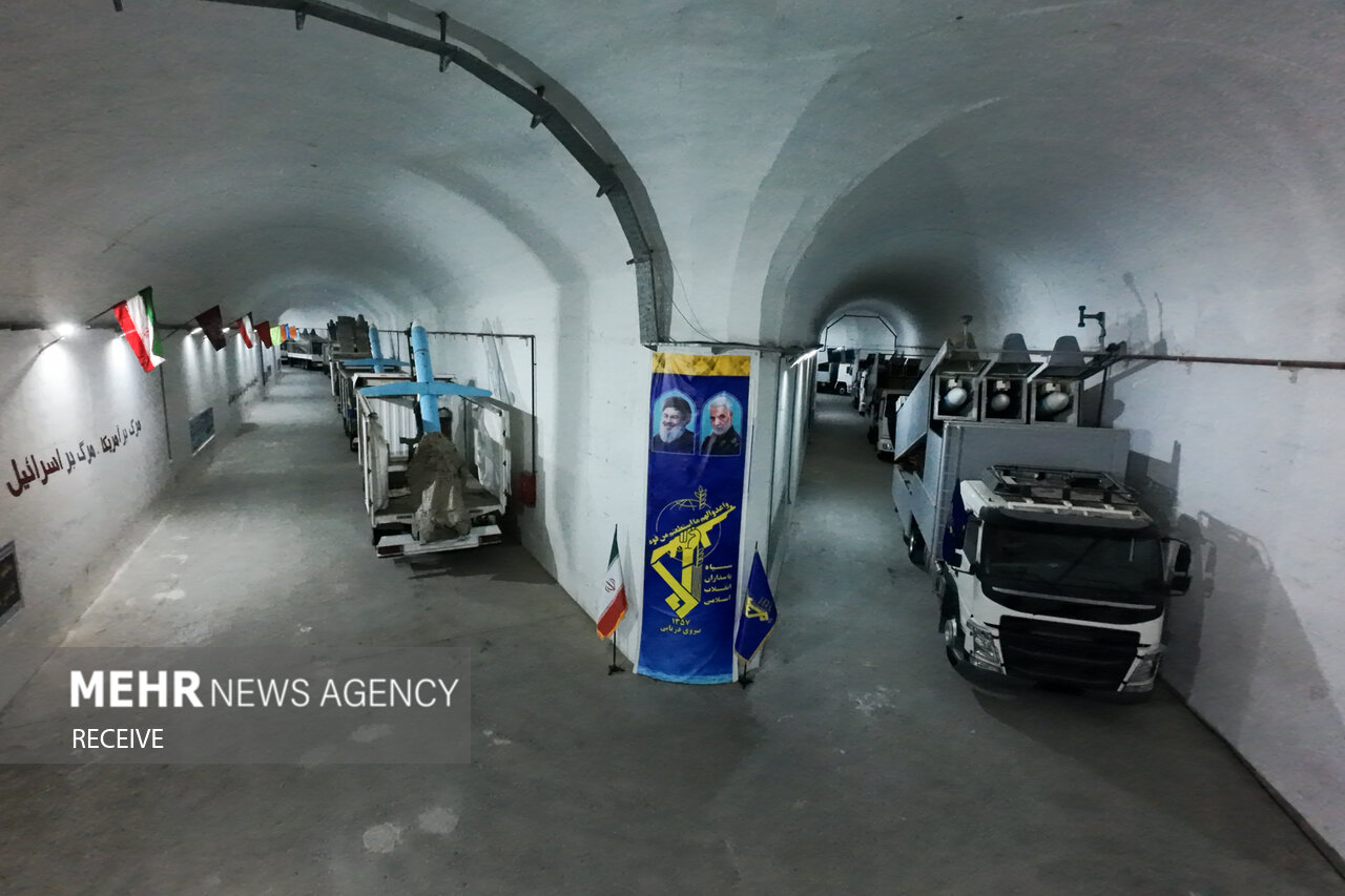 بازدید فرمانده کل سپاه از شهر زیرزمینی و شناور سپاه