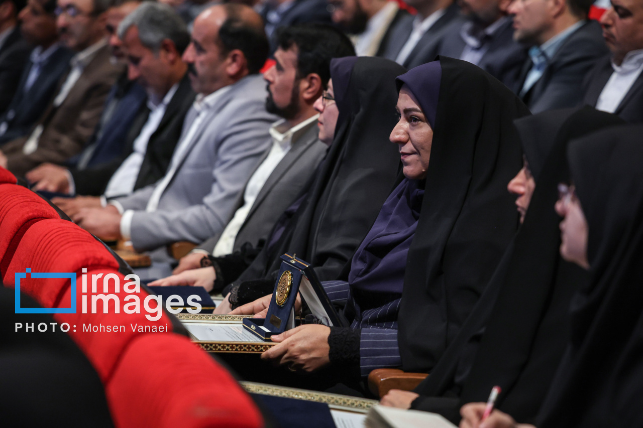 تجلیل از معلمان نمونه کشوری با حضور رئیس جمهور