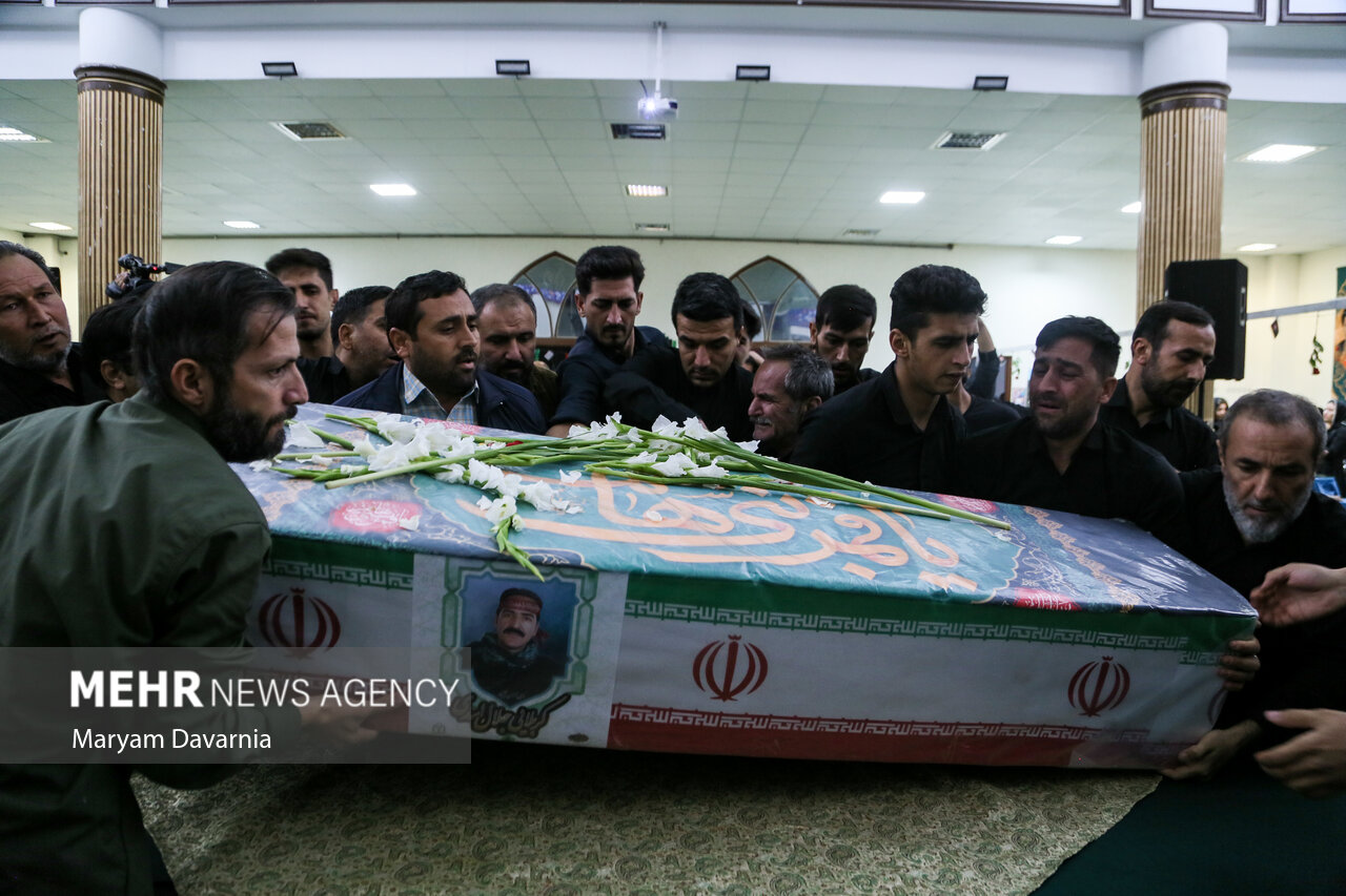 مراسم وداع با پیکر خادم الحسین «جلال اسدی»