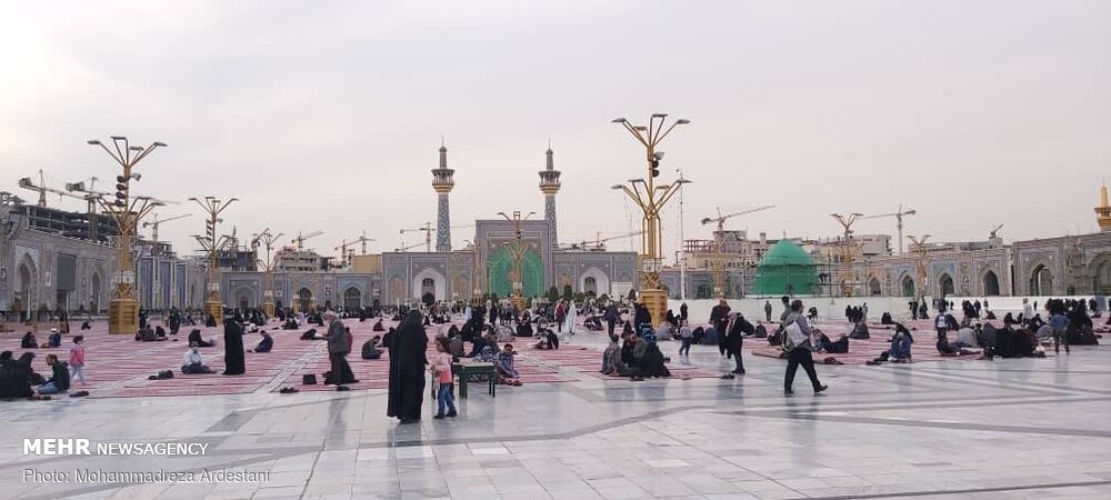 حال و هوای حرم مطهر رضوی