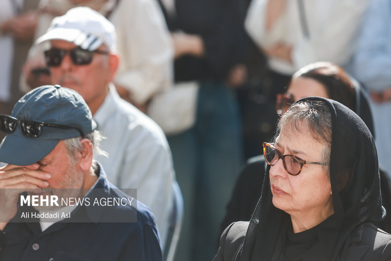 تصاویر مراسم تشییع پیکر ناصر تقوایی