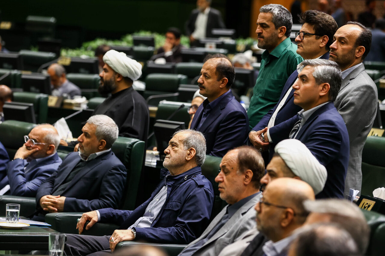 بررسی اجرای برنامه هفتم در مجلس با حضور رئیس جمهور