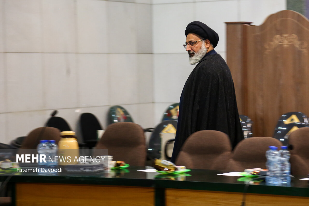 جلسه ستاد دهه فجر انقلاب اسلامی در حرم امام خمینی(ره)