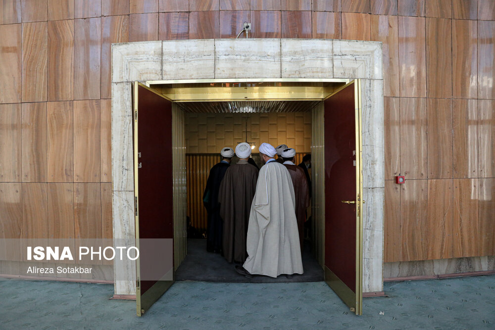 حضور آملی لاریجانی در اجلاس ملی نخبگان