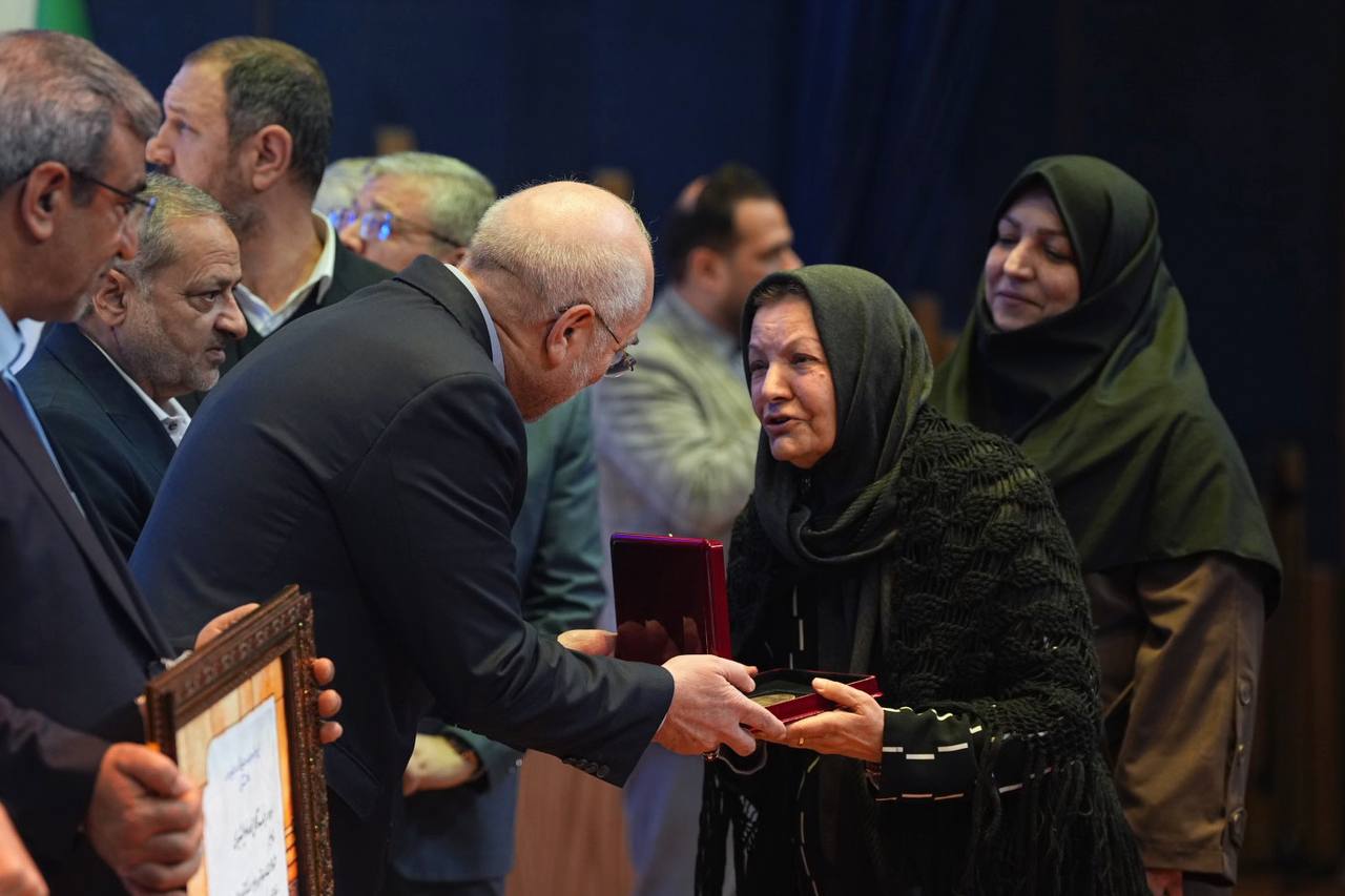 آیین اعطای نشان مشهد الرضا(ع) با حضور قالیباف 