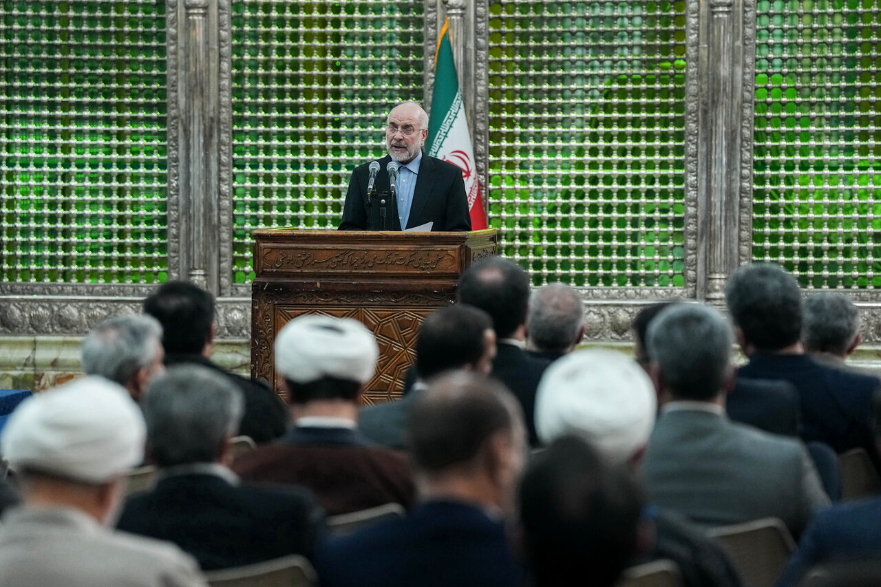 تجدید میثاق رئیس مجلس و نمایندگان با آرمان‌های امام(ره)