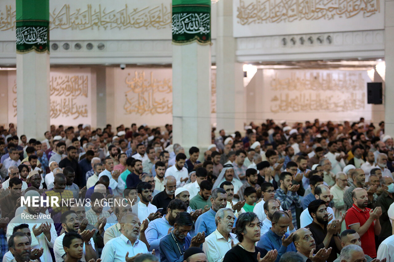 نماز عید قربان در حرم حضرت معصومه (س) و مسجد جمکران