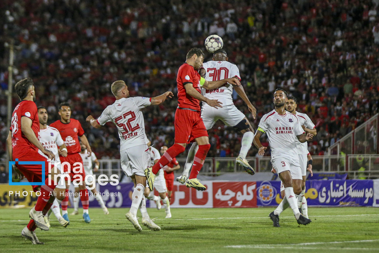 لیگ برتر فوتبال - تراکتور و نساجی