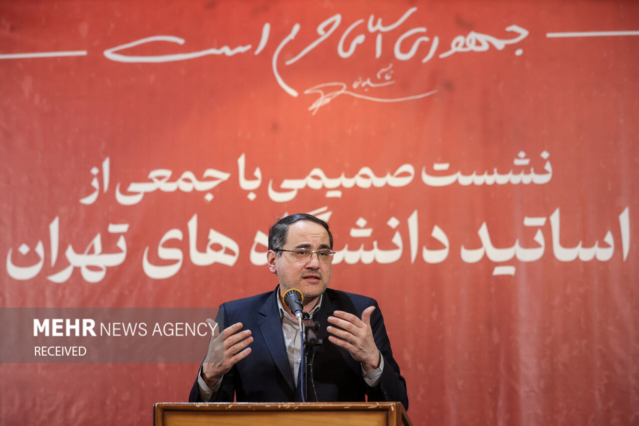 نشست صمیمی جمعی از اصناف و اقشار مردم با رئیس مجلس