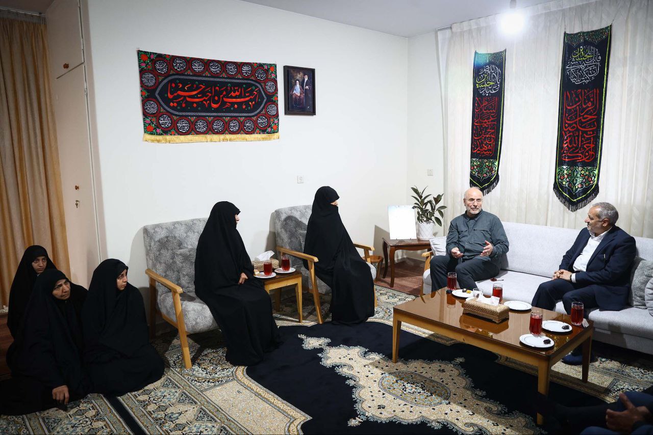 ضور قالیباف در منزل سرلشکر شهید محمد کاظمی