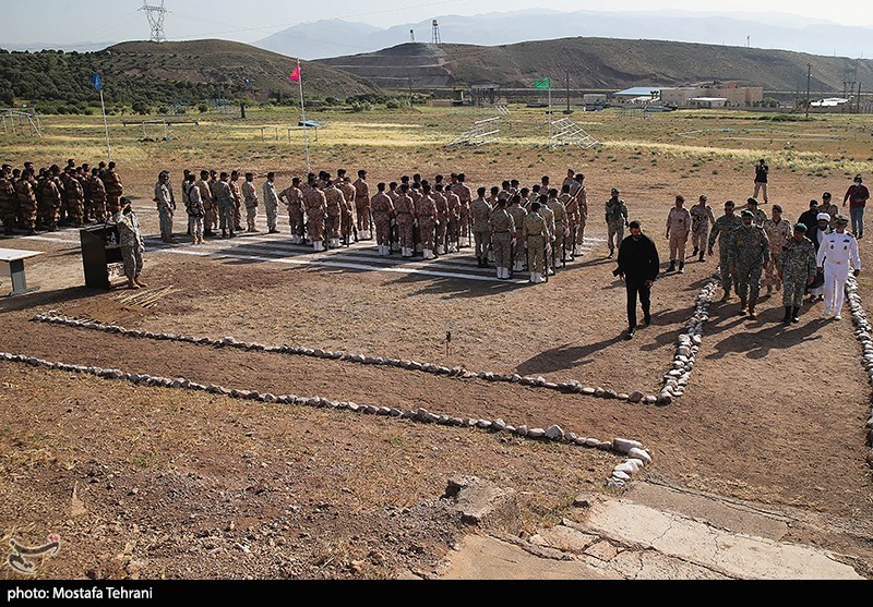 بازدید امیر ایرانی ازپادگان تکاوران نیروی دریایی ارتش