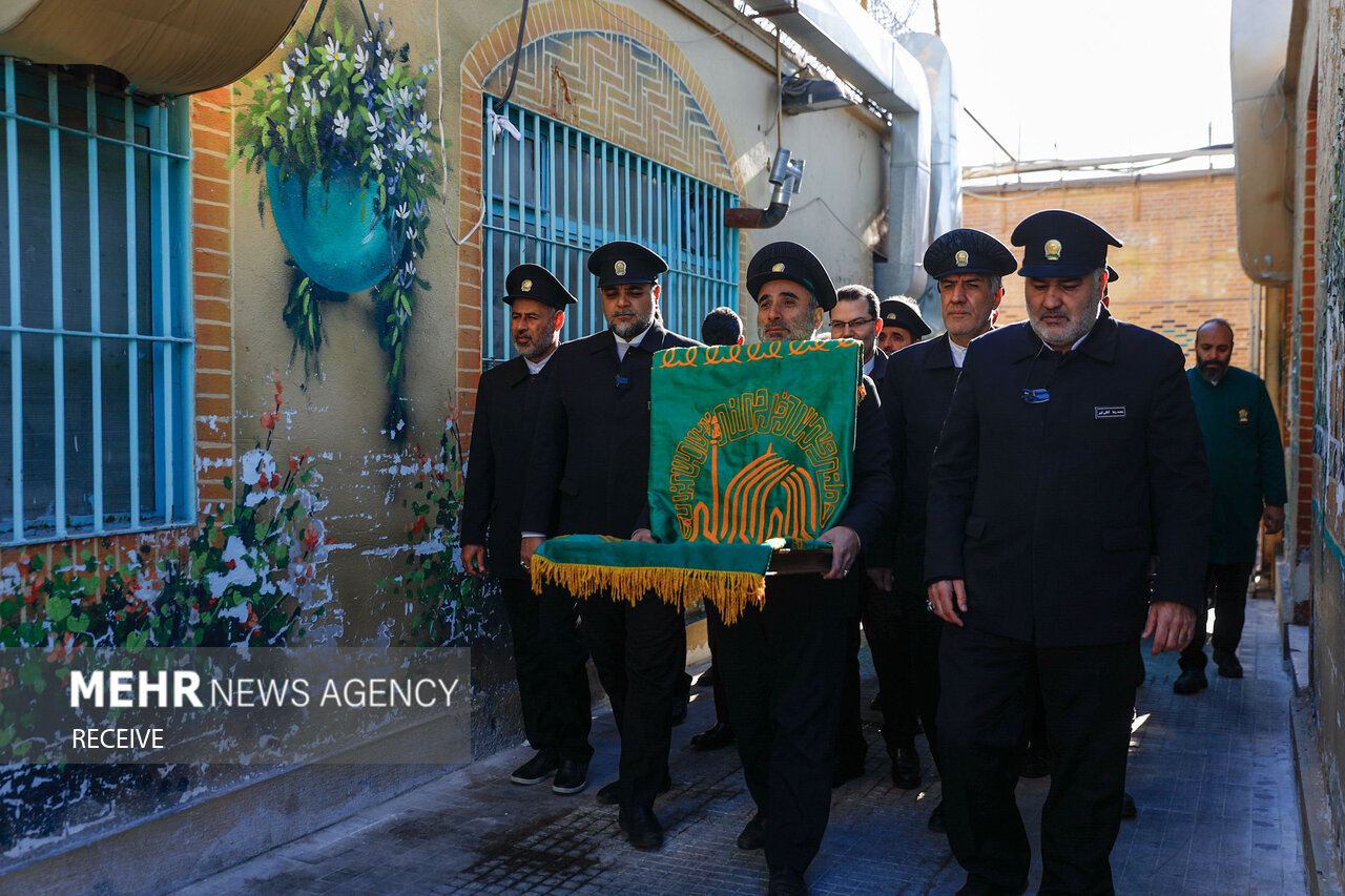 حضور خدام حرم مطهر امام رضا (ع) در زندان مشهد