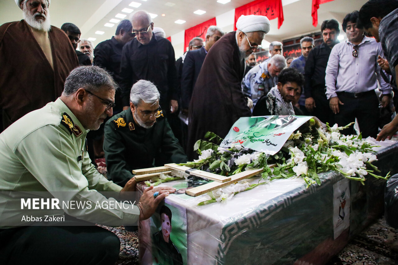 تشییع وتدفین پیکر شهید مدافع امنیت «عباس بیرقی فرد»