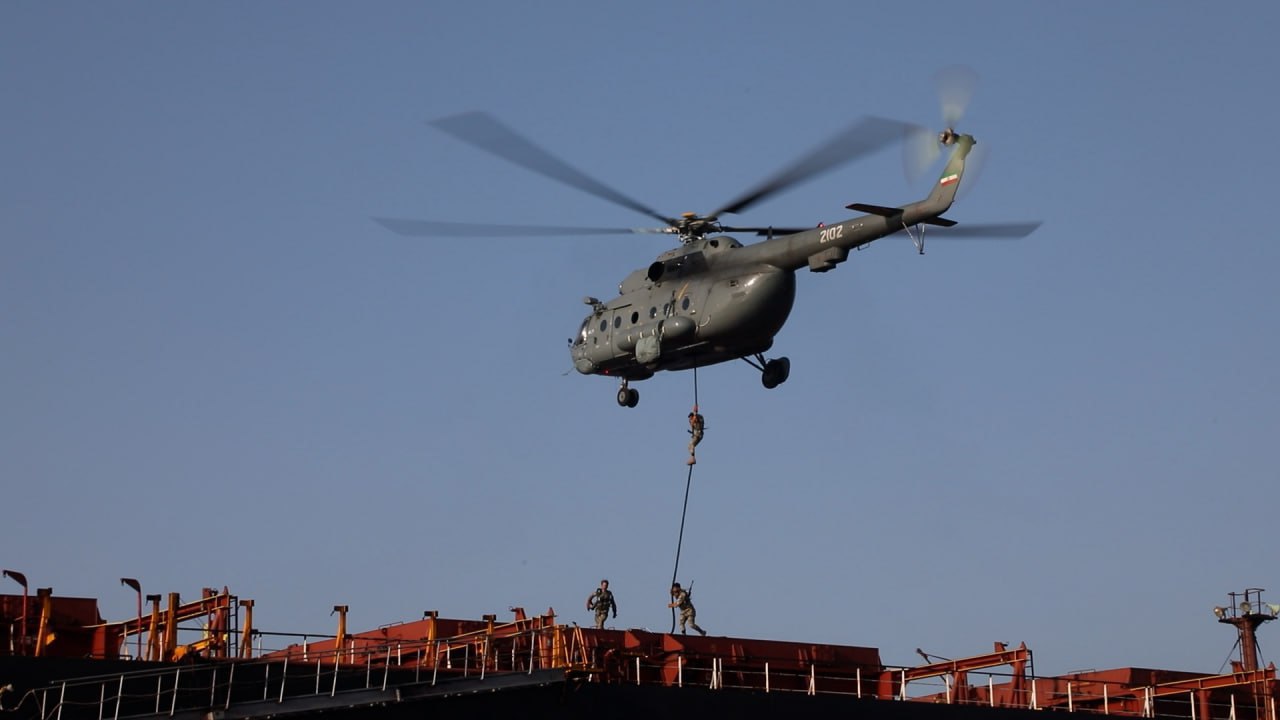 رزمایش کنترل هوشمند سپاه در تنگه هرمز