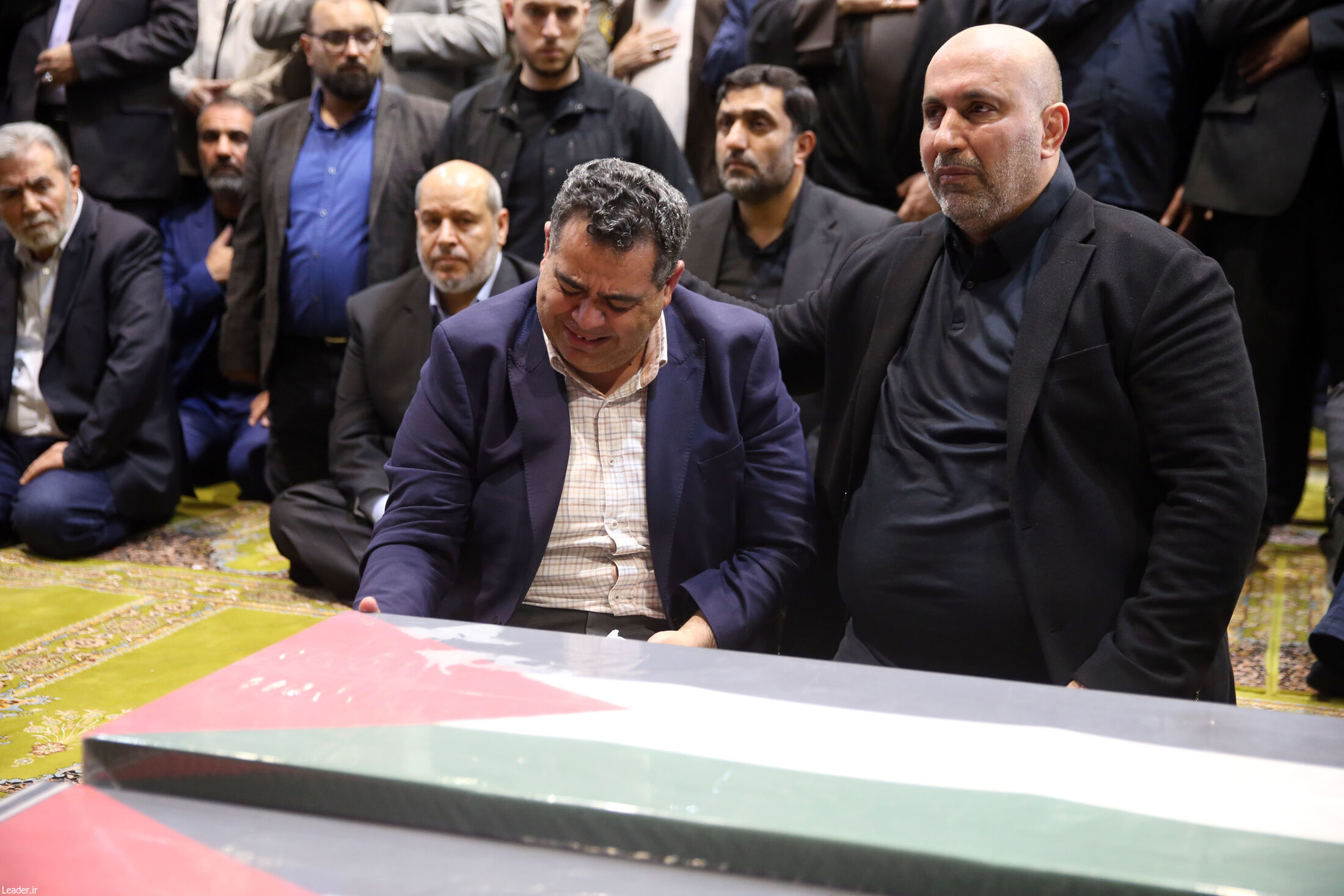 اقامه نماز بر پیکر شهید هنیه به امامت رهبر معظم انقلاب