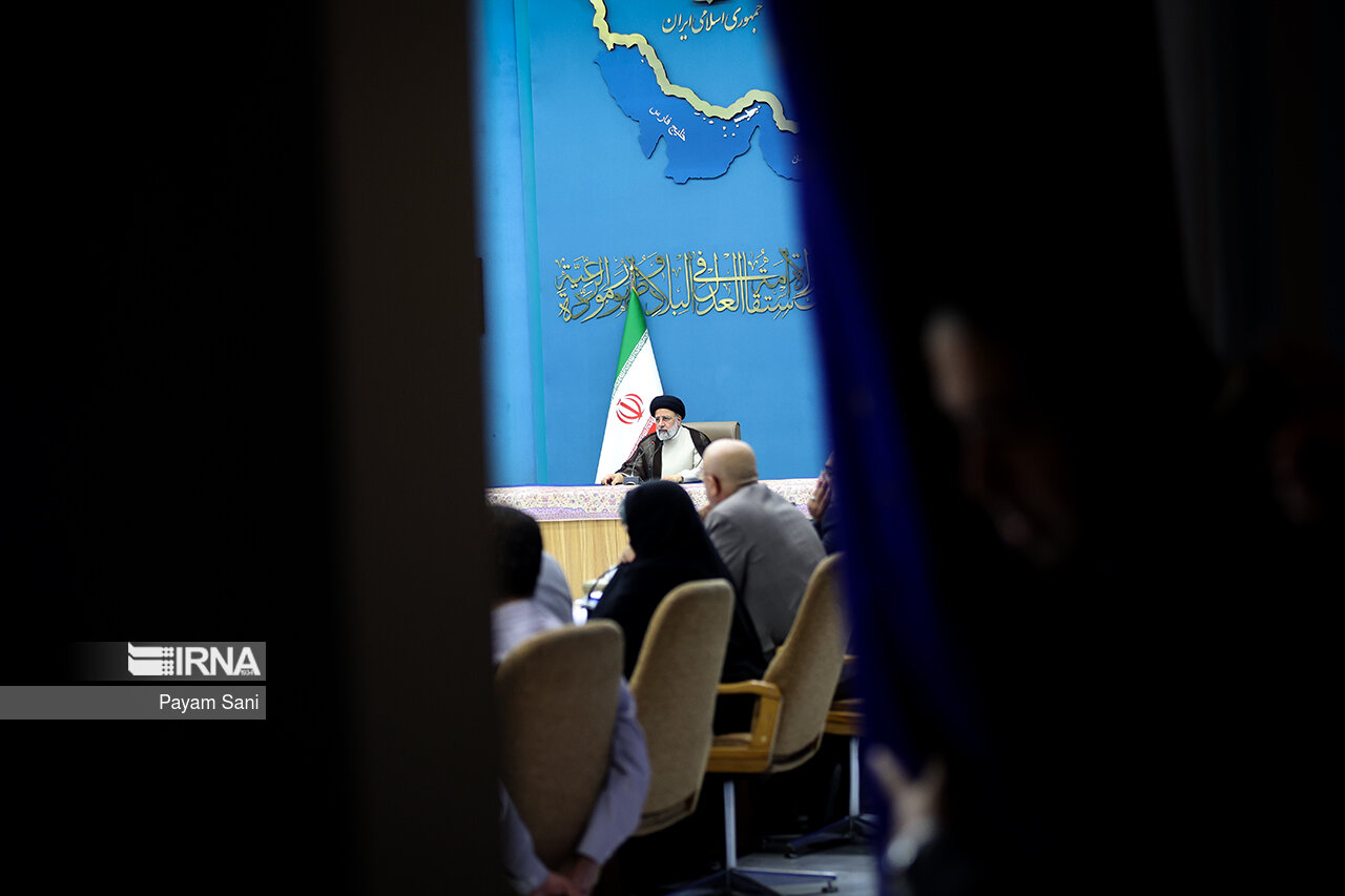 جلسه شورای عالی انقلاب فرهنگی